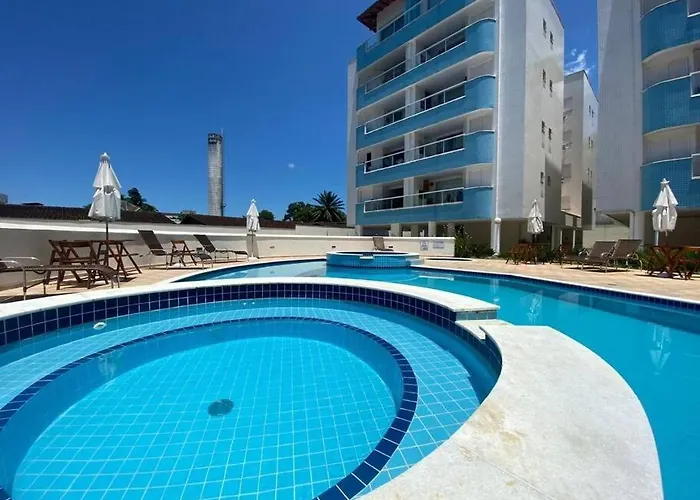Apartamento 23A para 6 pessoas com Piscina e Churrasqueira no Cond Torremolinos Beach a 80m para Pé na areia na Praia da Enseada Ubatuba